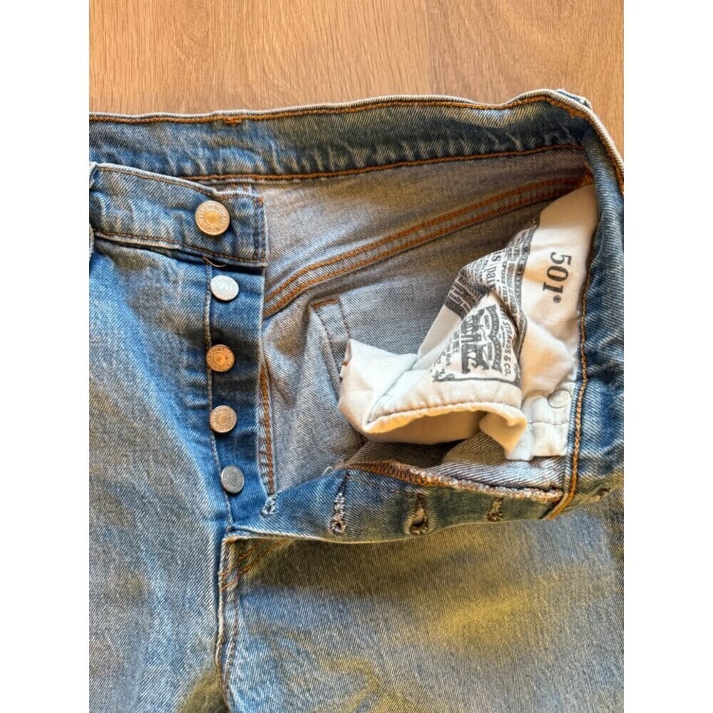 Women's Levi's 501 Jeans - Size W28 L32 - Picture 3 of 6